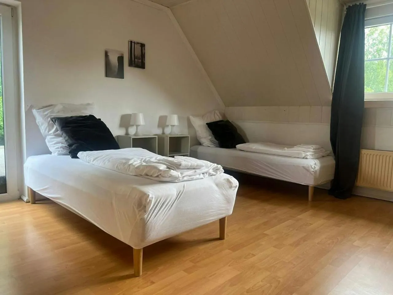 Spacious Apartment For 10 Hamburg-Harburg Duitsland