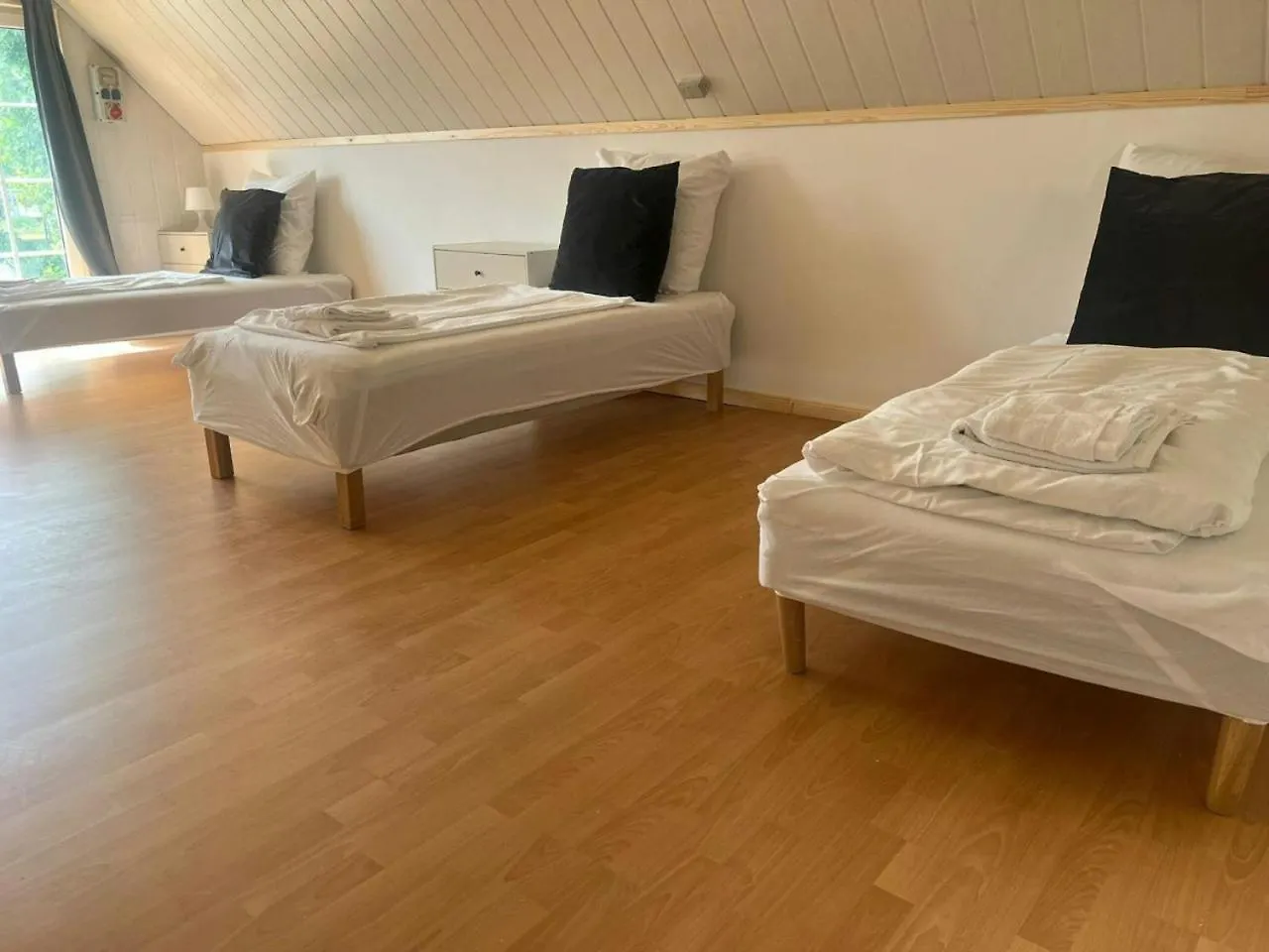 Spacious Apartment For 10 Hamburg