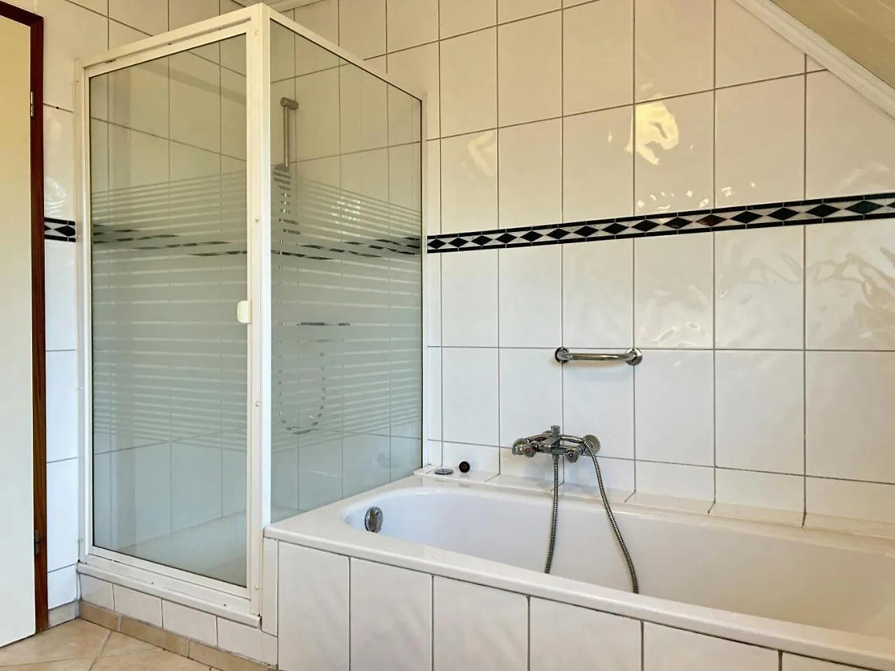 Spacious Apartment For 10 Hamburg